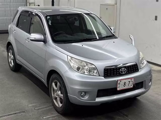 TOYOTA RUSH