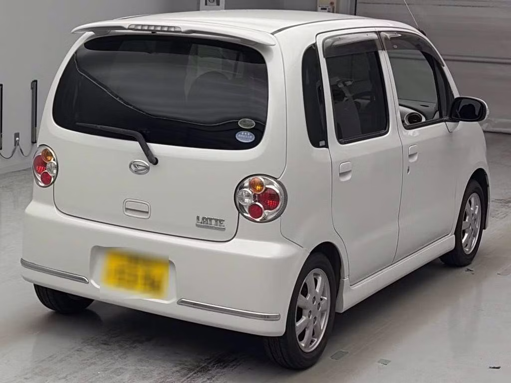 DAIHATSU MOVE LATTE