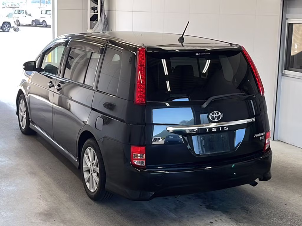 TOYOTA ISIS