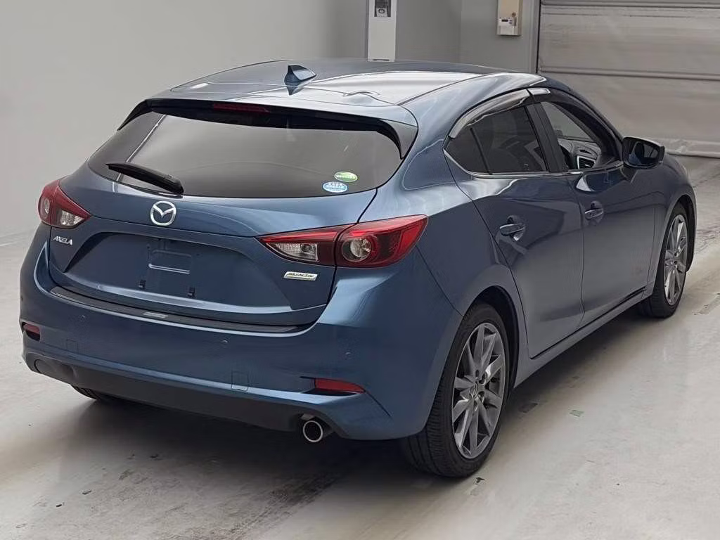 MAZDA AXELA