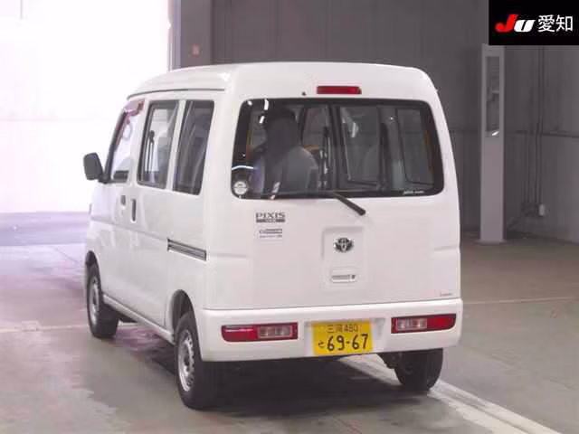 TOYOTA PIXIS VAN