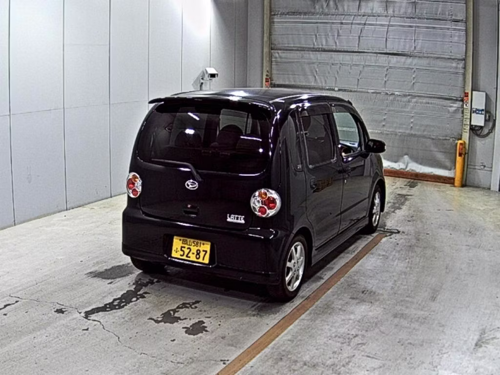 DAIHATSU MOVE LATTE