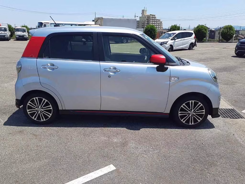 DAIHATSU CAST