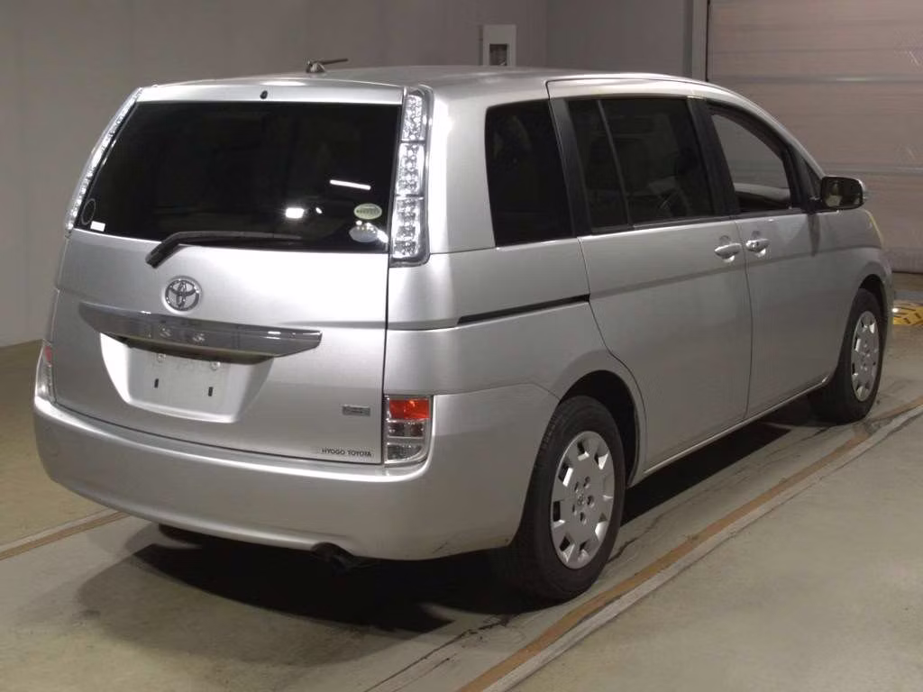 TOYOTA ISIS