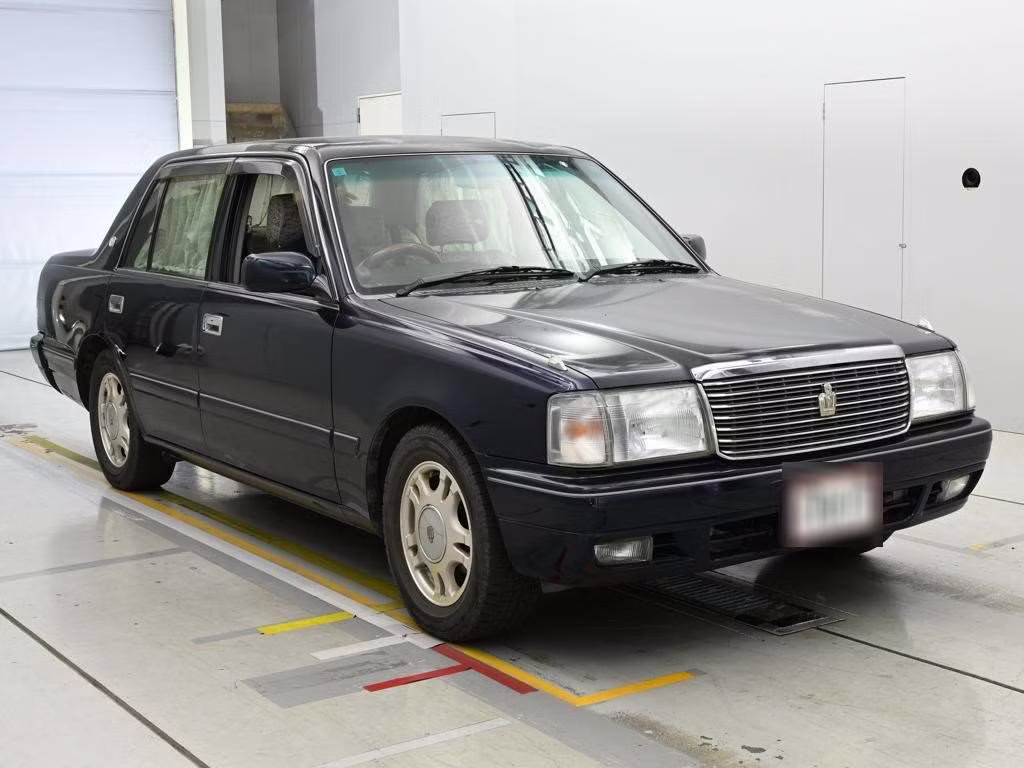 TOYOTA CROWN