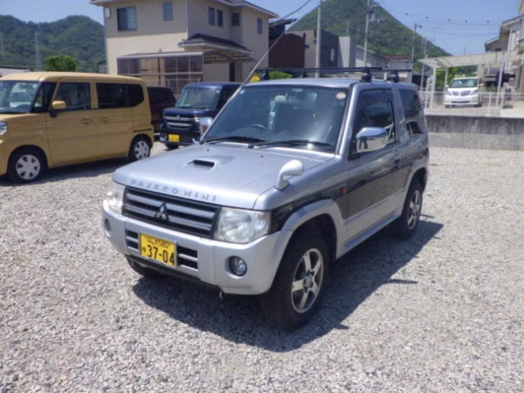 MITSUBISHI PAJERO MINI
