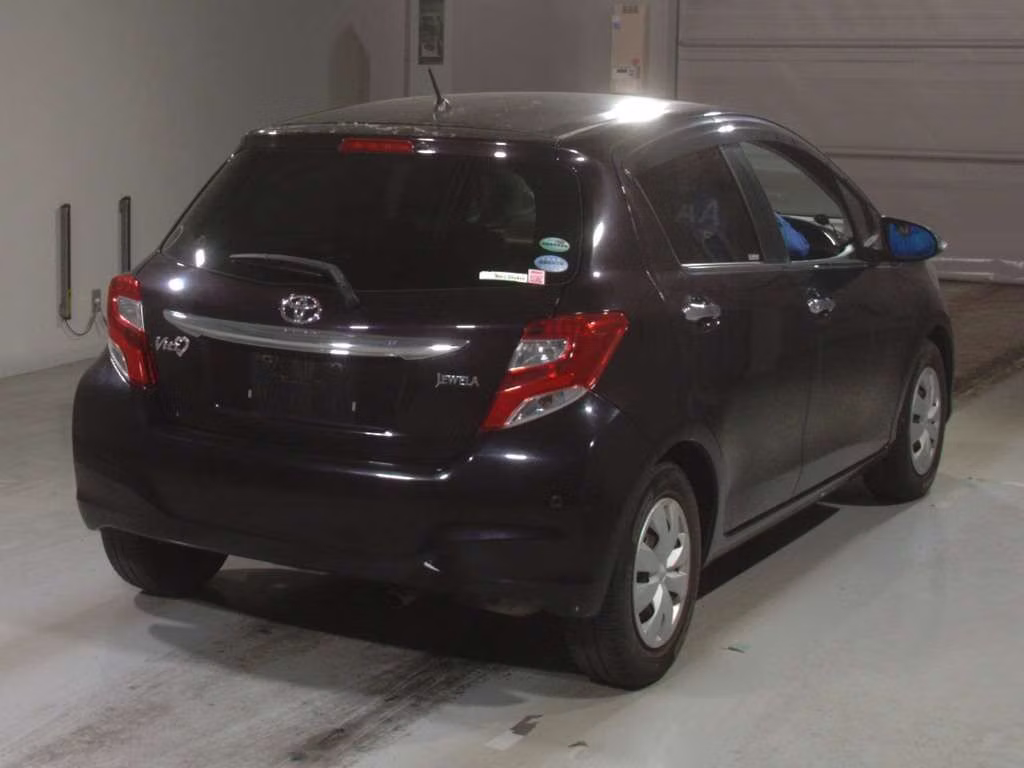 TOYOTA VITZ