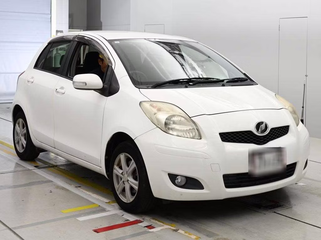 TOYOTA VITZ
