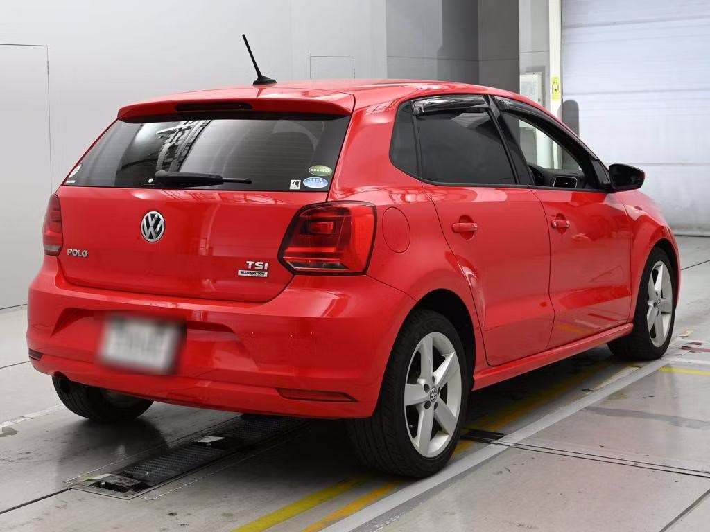 VOLKSWAGEN POLO