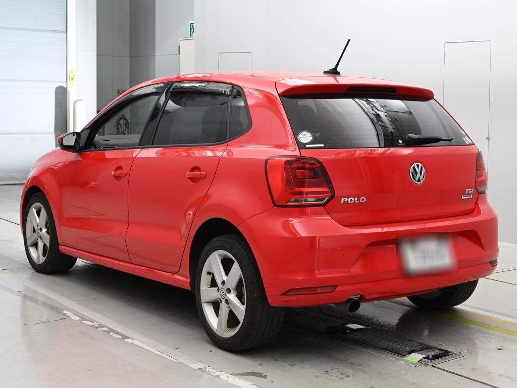VOLKSWAGEN POLO