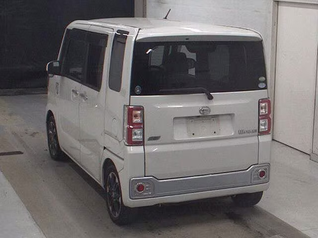 DAIHATSU WAKE