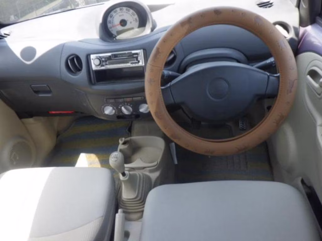 DAIHATSU ESSE