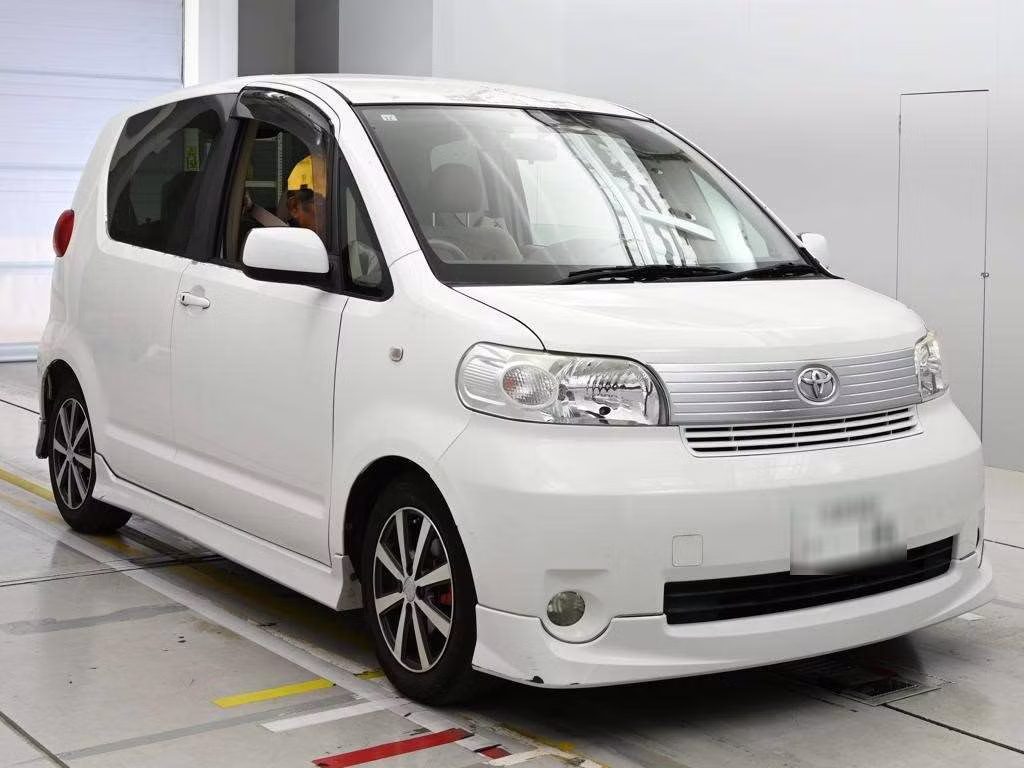 TOYOTA PORTE