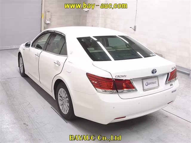 TOYOTA CROWN
