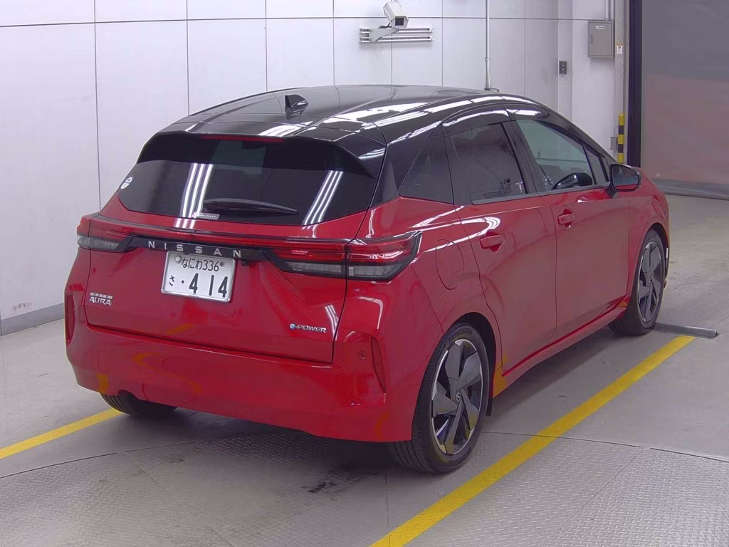 NISSAN AURA