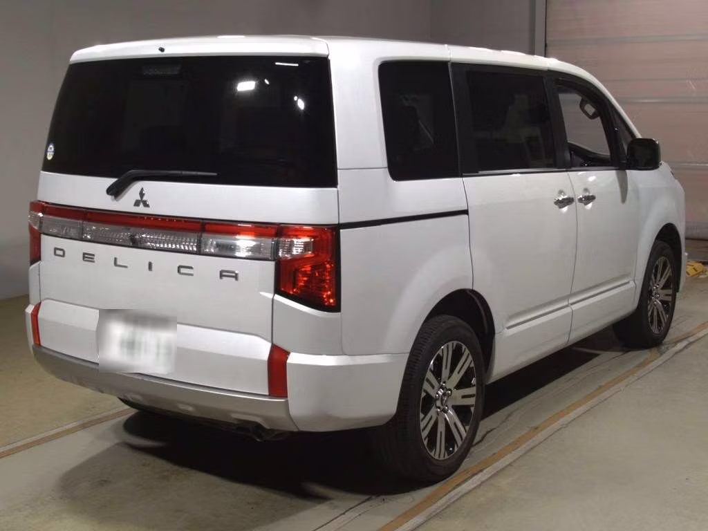 MITSUBISHI DELICA D:5