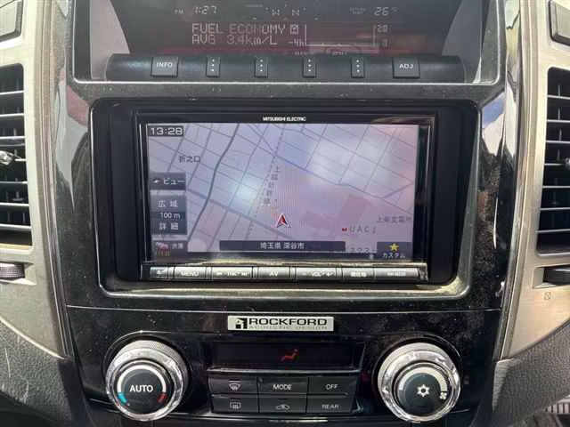 MITSUBISHI PAJERO