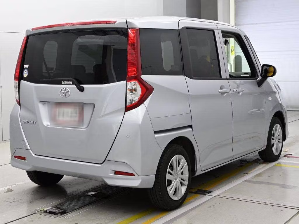 TOYOTA ROOMY