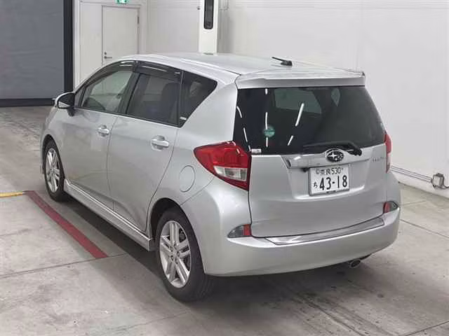 SUBARU TREZIA