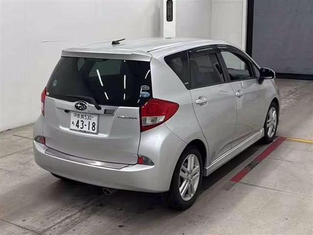 SUBARU TREZIA