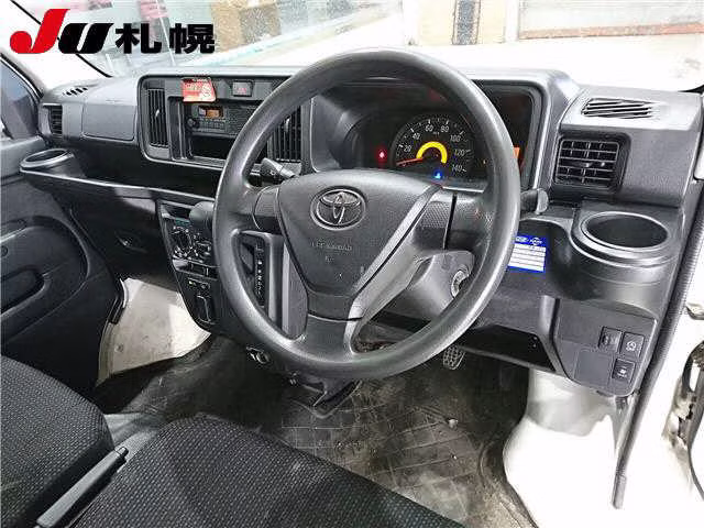 TOYOTA PIXIS VAN