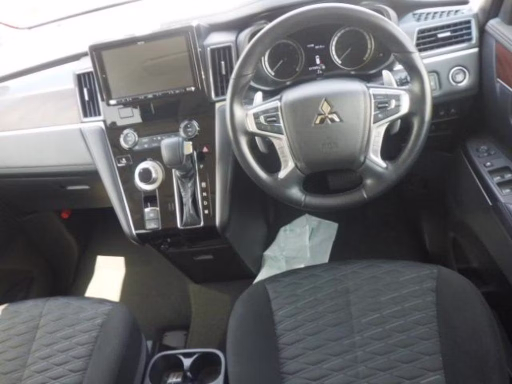MITSUBISHI DELICA D:5