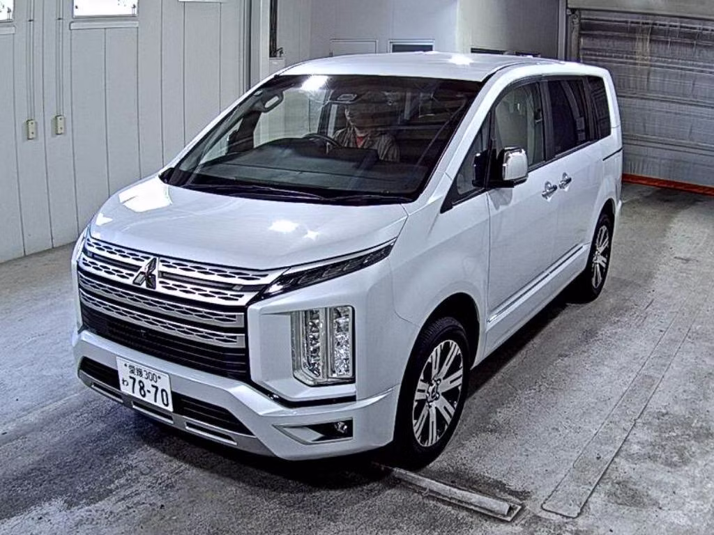 MITSUBISHI DELICA D:5
