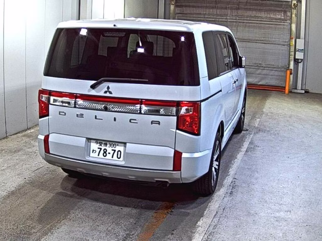 MITSUBISHI DELICA D:5