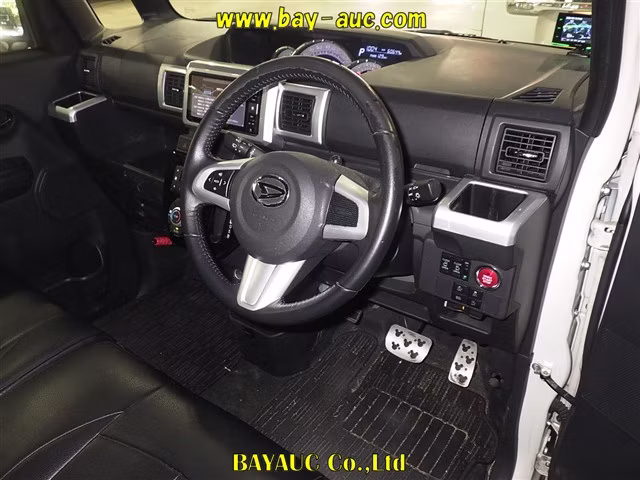 DAIHATSU WAKE