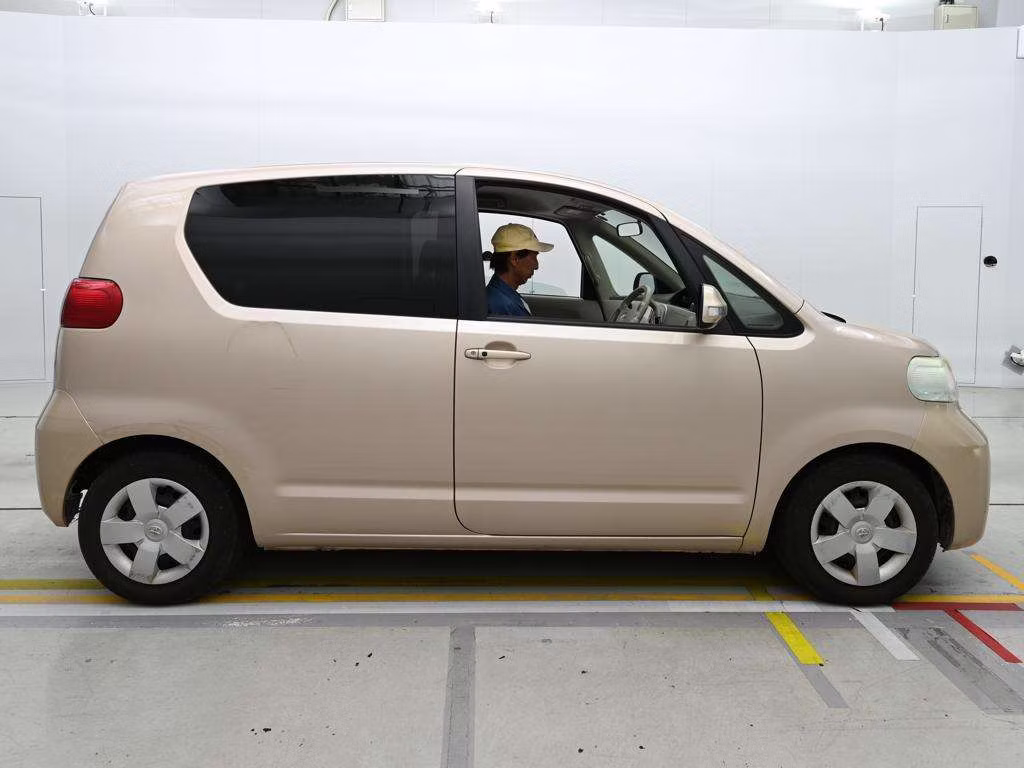 TOYOTA PORTE