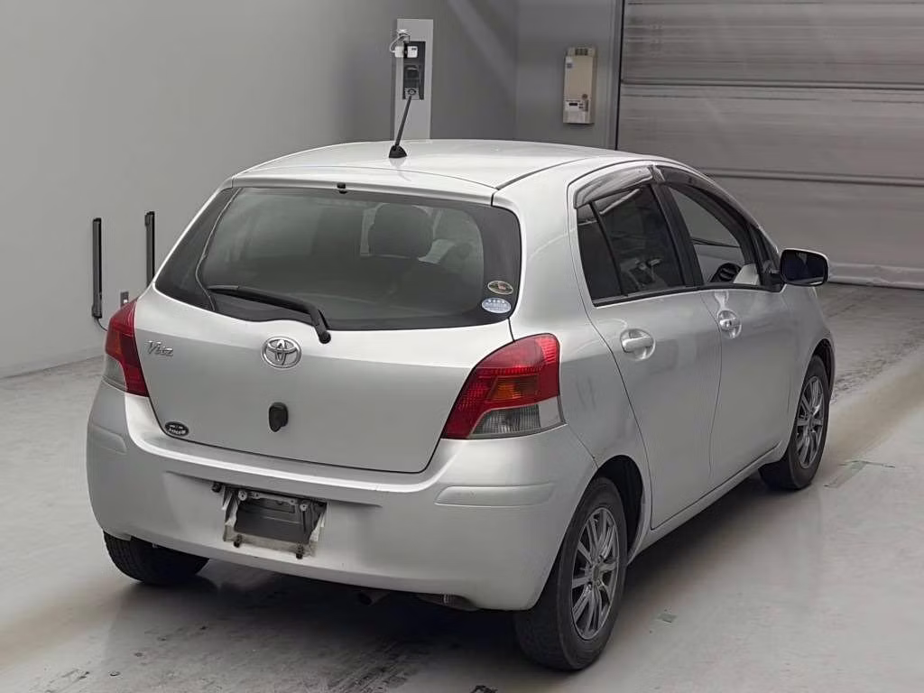TOYOTA VITZ