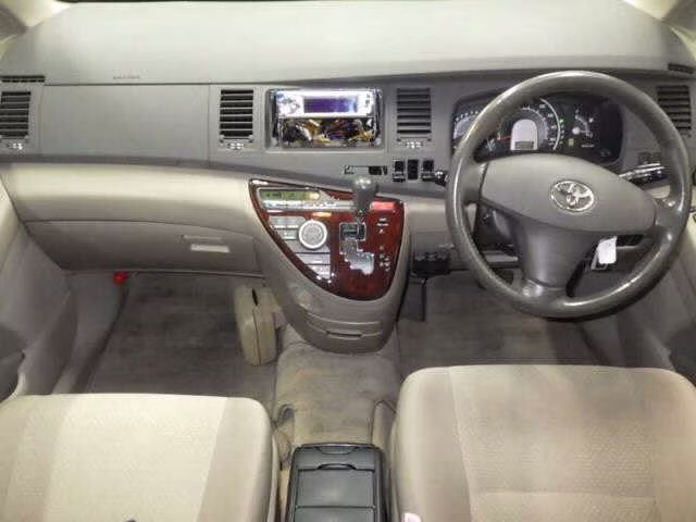 TOYOTA ISIS