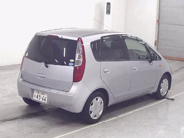 MITSUBISHI COLT