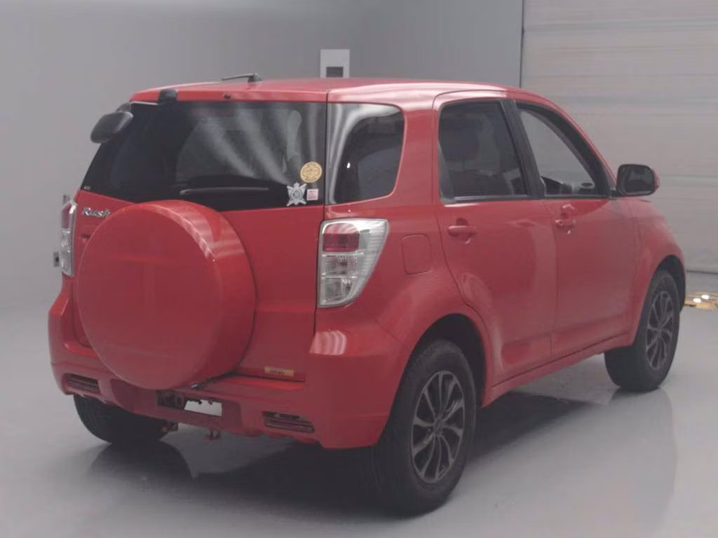TOYOTA RUSH