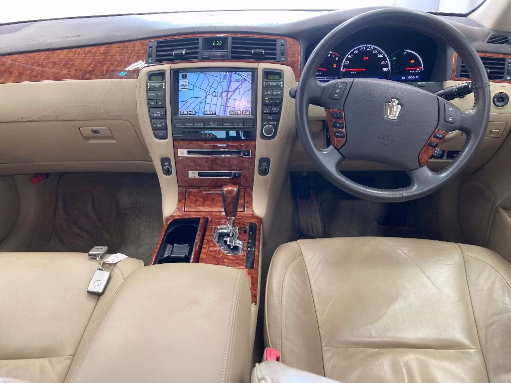 TOYOTA CROWN