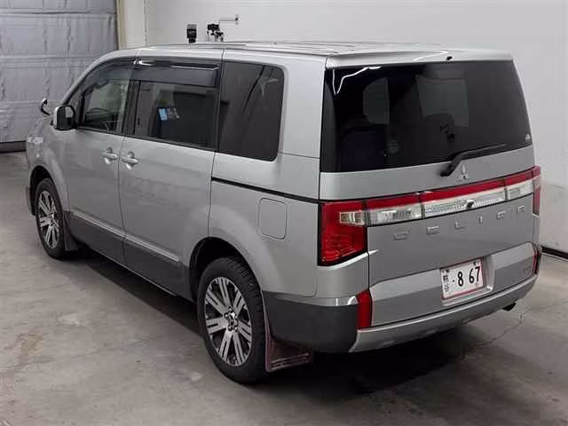 MITSUBISHI DELICA D:5