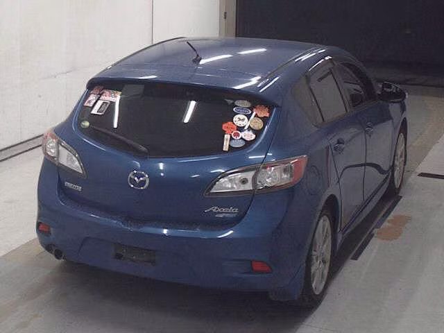 MAZDA AXELA