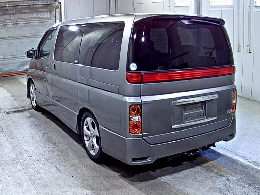 NISSAN ELGRAND