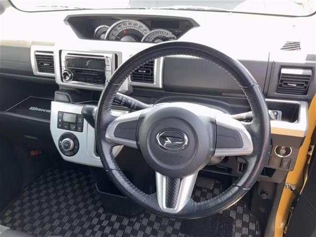 DAIHATSU WAKE