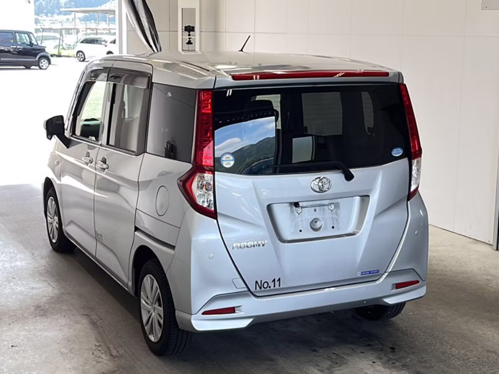 TOYOTA ROOMY