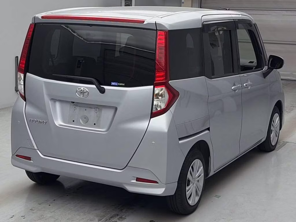 TOYOTA ROOMY