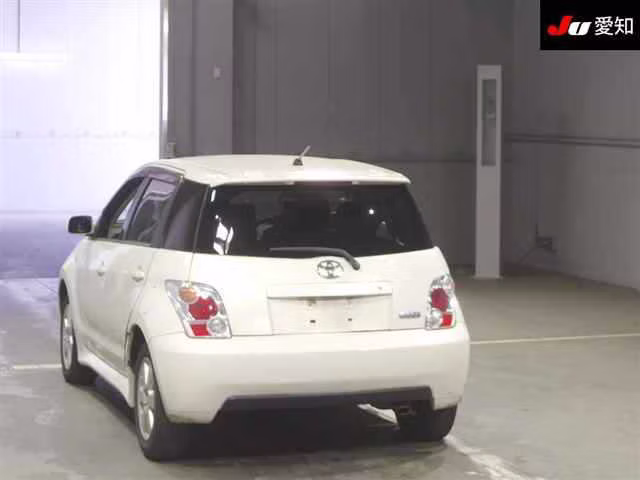 TOYOTA IST