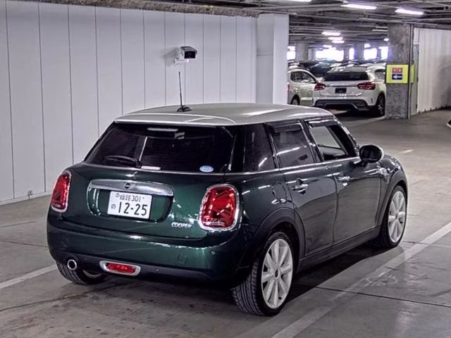 MINI HATCH