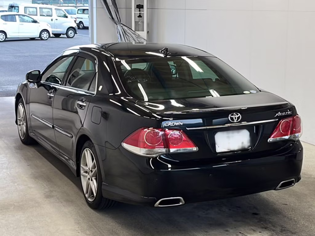TOYOTA CROWN