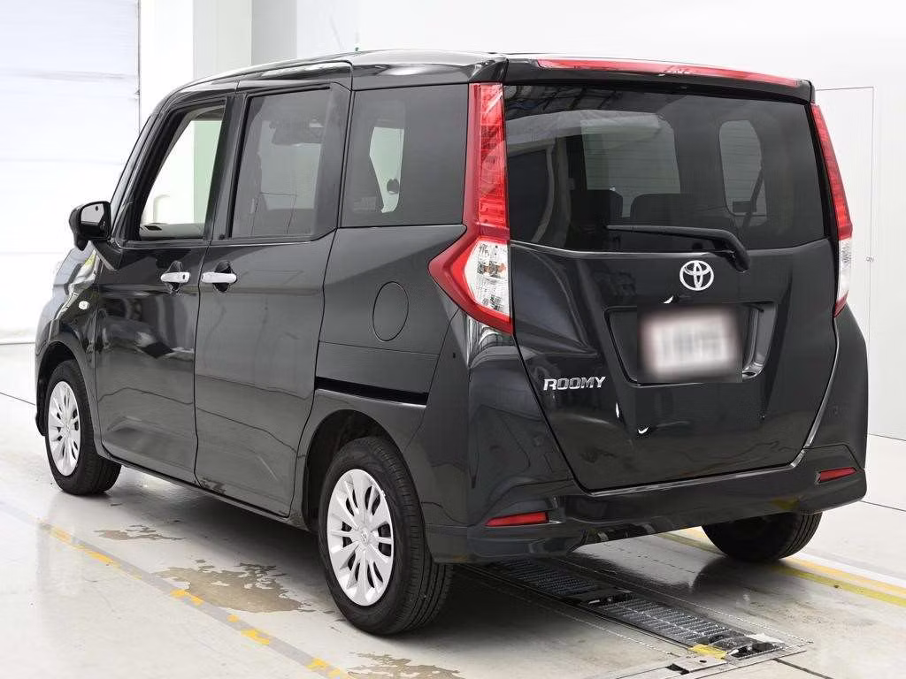 TOYOTA ROOMY