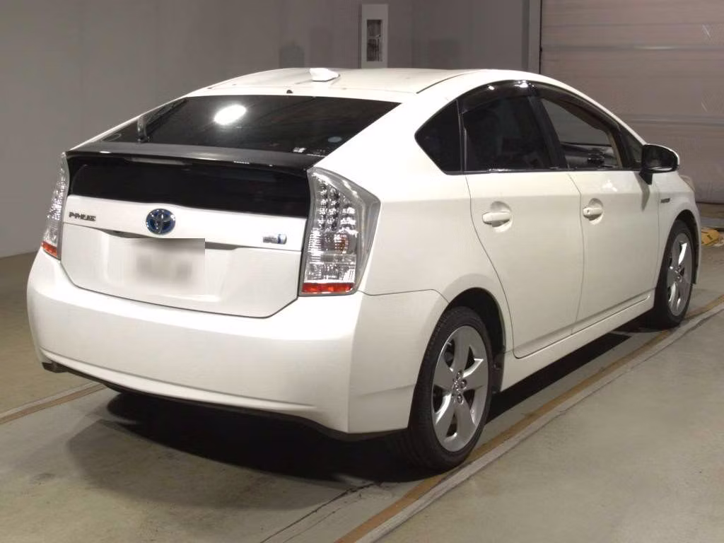 TOYOTA PRIUS