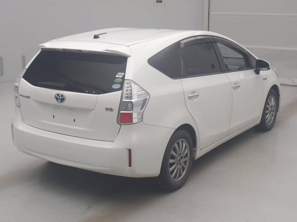 TOYOTA PRIUS ALPHA