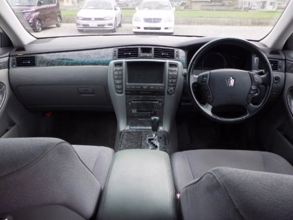TOYOTA CROWN