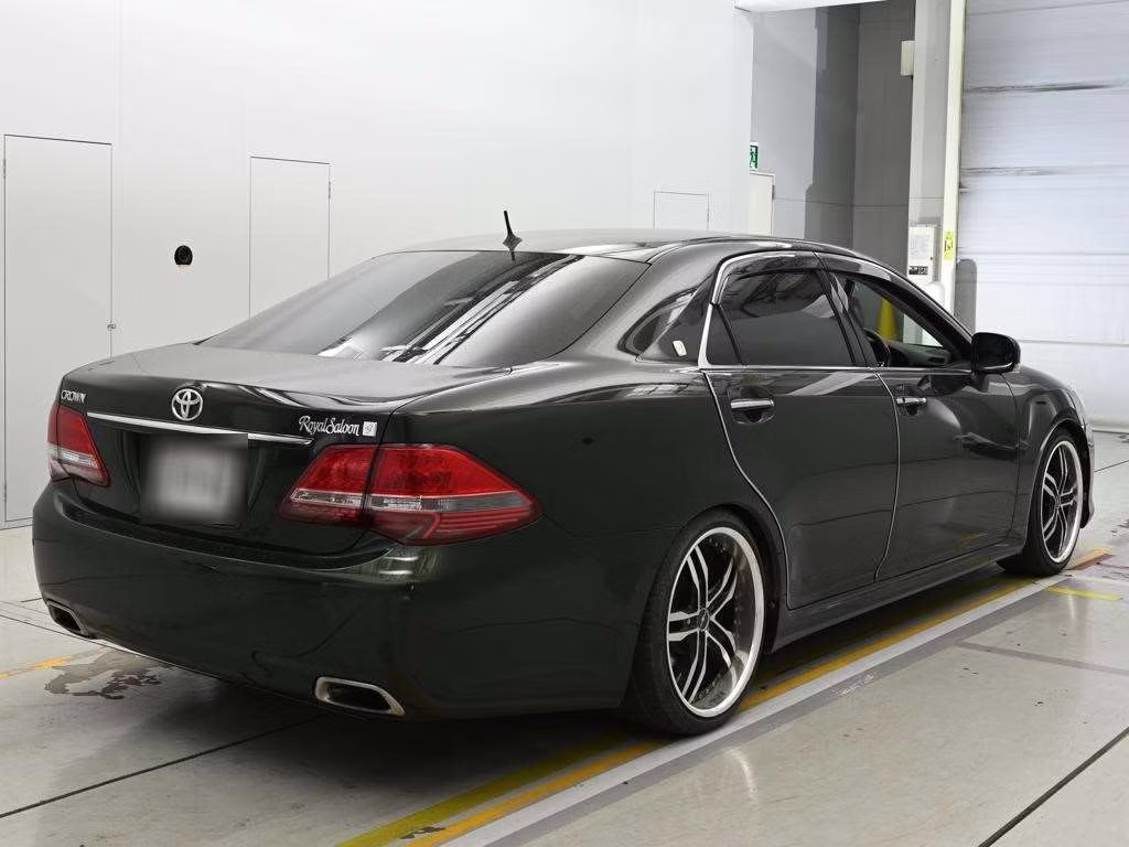 TOYOTA CROWN
