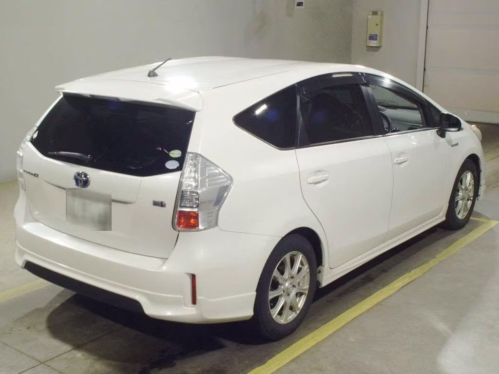 TOYOTA PRIUS ALPHA